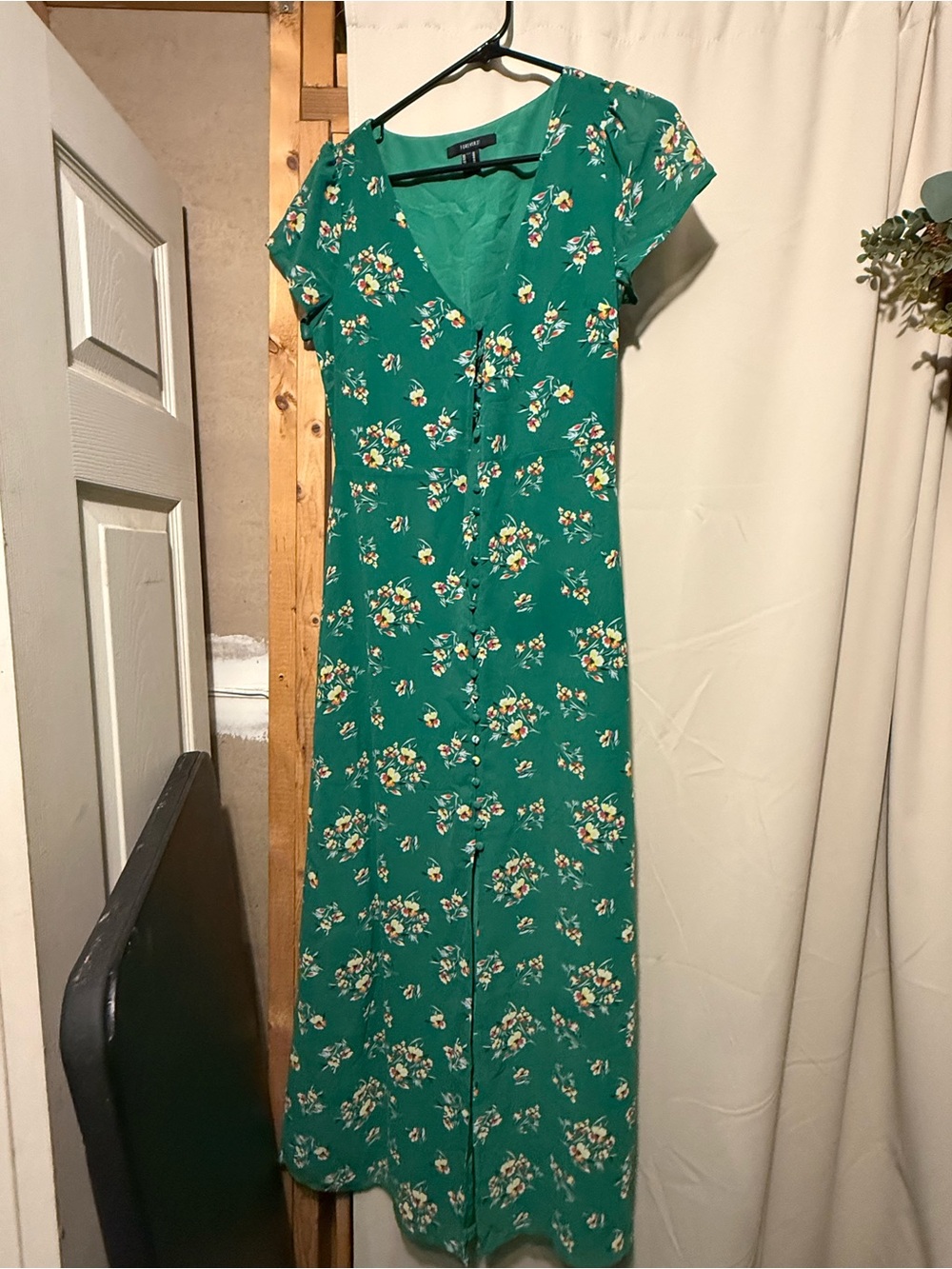 Forever 21 Emerald Green Floral Button-Front Maxi Dress